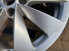 Laden Sie das Bild in den Galerie-Viewer, 1x Alufelge 17 Zoll 5x112 3P0601205B Skoda Superb I Rim Wheel FEL8433892046lo