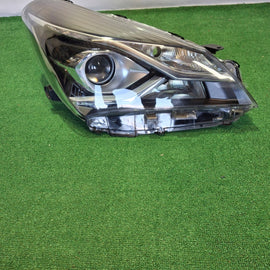 Frontscheinwerfer Toyota Yaris Rechts Scheinwerfer Headlight SCH5807829080pp