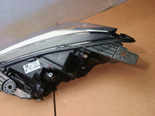 Laden Sie das Bild in den Galerie-Viewer, Frontscheinwerfer Dacia Sandero III Logan 260107920R LED Rechts Headlight