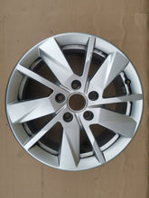 Load image into Gallery viewer, 1x Alufelge 16 Zoll 6.5" 5x112 48ET Glanz Silber 2K7601025 VW Caddy Rim Wheel FEL2877113899zh