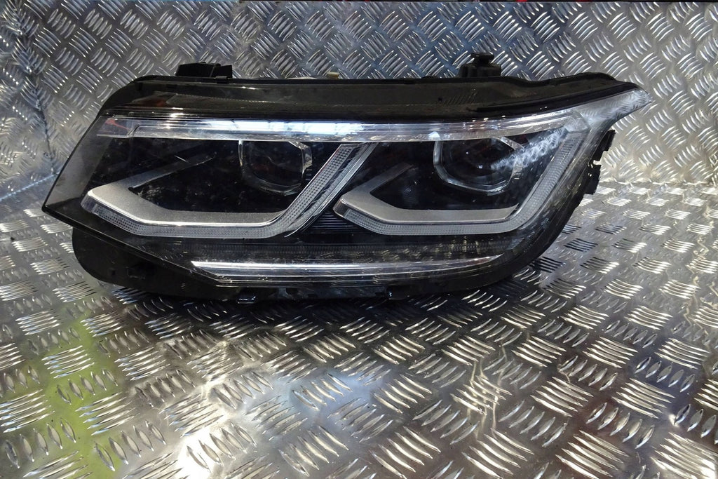 Frontscheinwerfer VW Tiguan 5NB941081H Links Scheinwerfer Headlight SCH8267844911nh