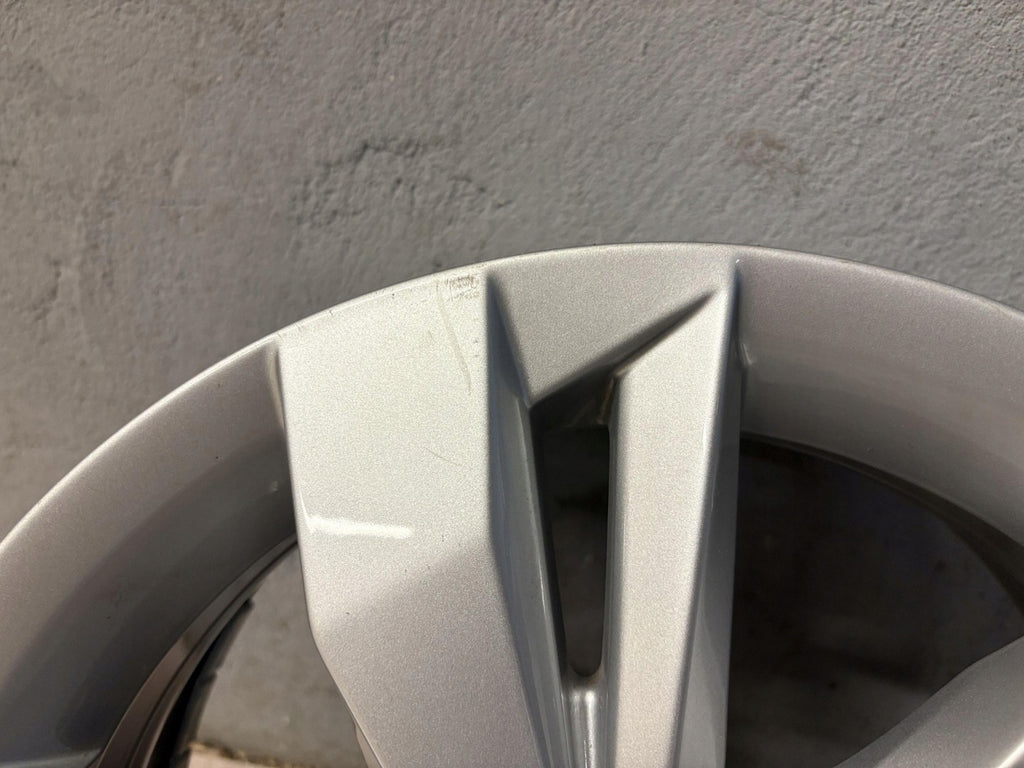 1x Alufelge 15 Zoll 5.5" 5x112 40ET Glanz Silber 2G0601025N VW Polo Rim Wheel FEL5416158759nu