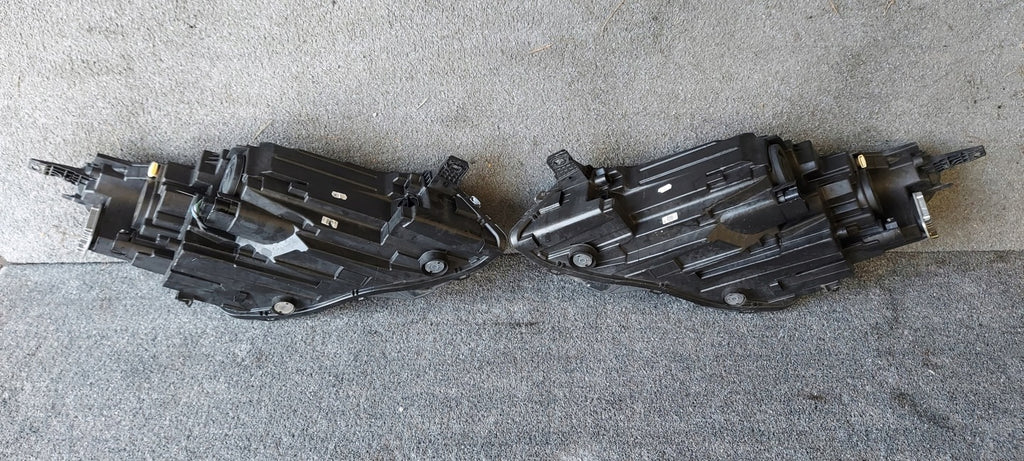 Frontscheinwerfer Ford Kuga LV4B13E014CD LV4B13E015CD Rechts oder Links SCH4862606914sm