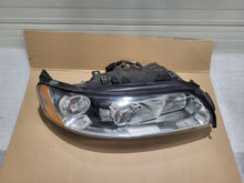 Laden Sie das Bild in den Galerie-Viewer, Frontscheinwerfer Volvo V70 30784249 Rechts Scheinwerfer Headlight SCH3453954888aa