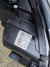 Laden Sie das Bild in den Galerie-Viewer, Frontscheinwerfer Mercedes-Benz W204 A2048202959 Xenon Links Headlight SCH1317779099uo
