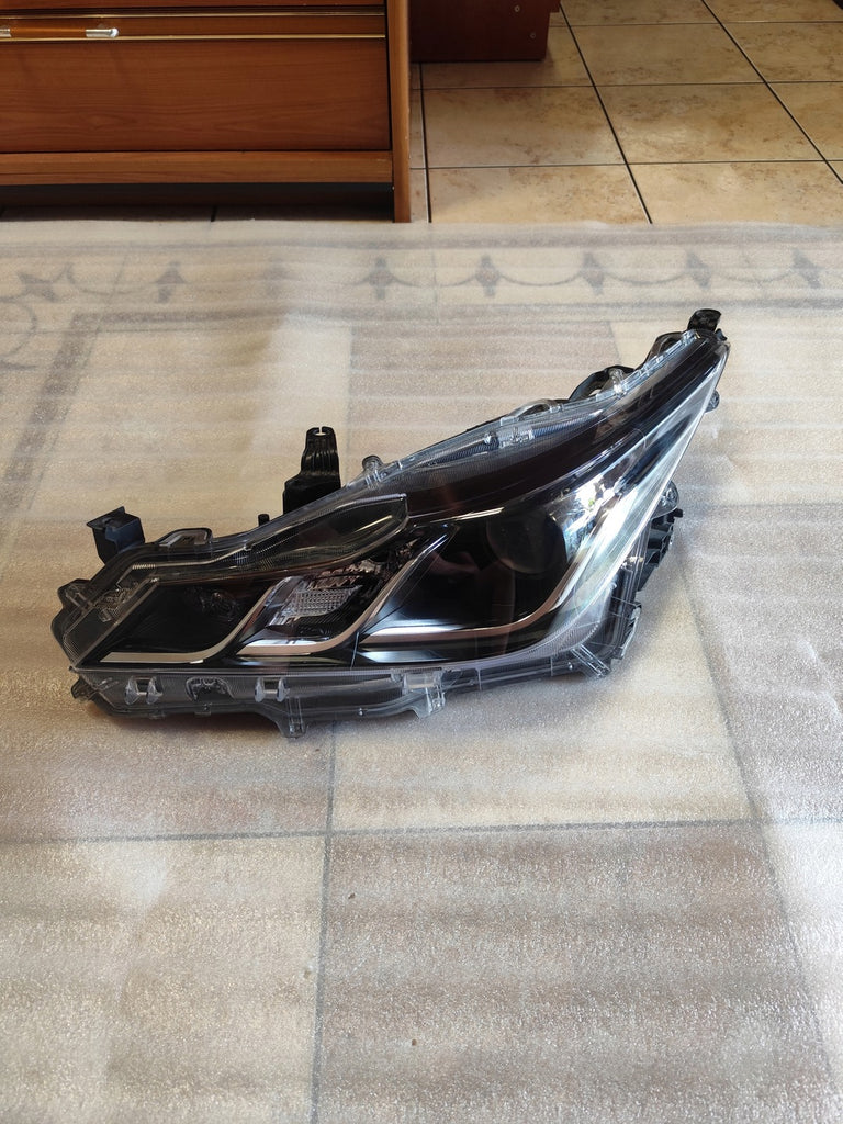 Frontscheinwerfer Toyota Corolla 8115002T31 LED Ein Stück (Rechts oder Links)
