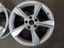 Load image into Gallery viewer, 1x Alufelge 17 Zoll 7.5" 5x112 38ET Glanz Silber 8W0601025 Audi A4 B9 Rim Wheel FEL9911233807ro