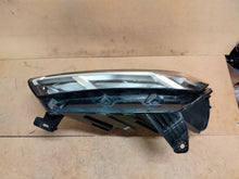 Laden Sie das Bild in den Galerie-Viewer, Frontscheinwerfer Dacia Sandero III Logan 260605914R LED Links Headlight