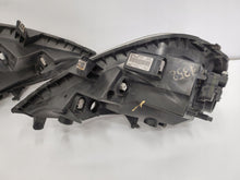 Laden Sie das Bild in den Galerie-Viewer, Frontscheinwerfer Renault Trafic II 8200701354 8200701356 Rechts oder Links SCH3483033991hv