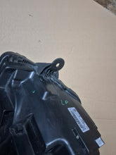 Load image into Gallery viewer, Frontscheinwerfer VW Transporter 7E1941016AD Rechts Scheinwerfer Headlight SCH1749524839jr