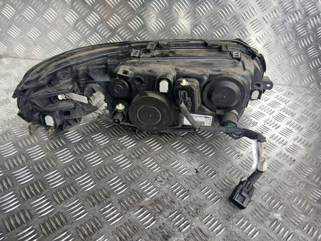 Frontscheinwerfer Volvo V70 II 30698835 89900331 Links Scheinwerfer Headlight