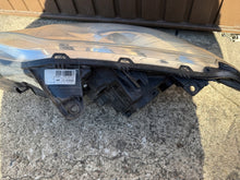 Load image into Gallery viewer, Frontscheinwerfer Renault Laguna III 260100033R 89901833 Rechts Headlight SCH3995733851lk