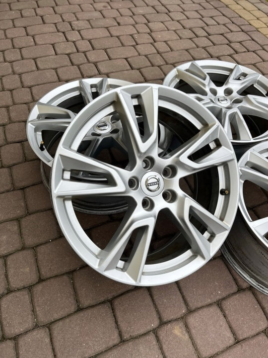 4x Alufelge 18 Zoll 7.5" 5x108 50 5ET Glanz Silber 31362866 Volvo Xc60 I FEL3476981968po