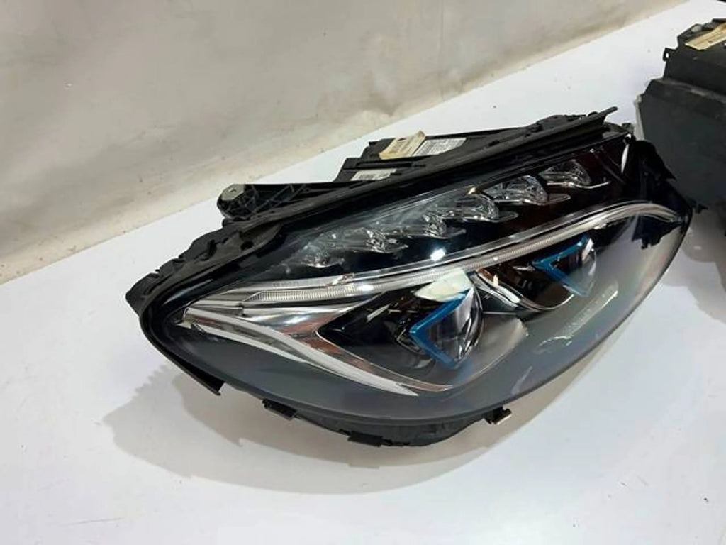 Frontscheinwerfer Mercedes-Benz W205 A2059063704 A2059063804 Rechts oder Links SCH9422380475oz