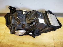 Load image into Gallery viewer, Frontscheinwerfer Mercedes-Benz W176 A1768200561 Xenon Rechts oder Links