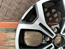 Laden Sie das Bild in den Galerie-Viewer, 1x Alufelge 17 Zoll 6.5&quot; 5x114.3 50ET 403006285R Dacia Duster Rim Wheel