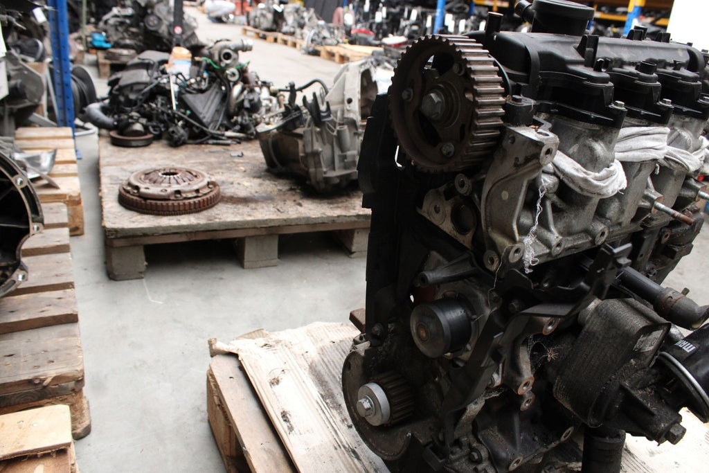 Motor Dacia Nissan Renault I Z K9K4830 1.5 DCI 99TKm Diesel Engine Unkomplett