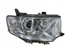 Load image into Gallery viewer, Frontscheinwerfer Mitsubishi Pajero I 8301-A878 Rechts Scheinwerfer Headlight