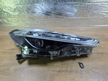 Laden Sie das Bild in den Galerie-Viewer, Frontscheinwerfer Toyota Corolla Rechts Scheinwerfer Headlight SCH7154683229vb