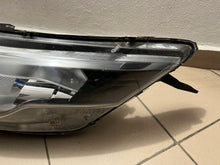 Laden Sie das Bild in den Galerie-Viewer, Frontscheinwerfer Iveco Daily IV 5801473750 Links Scheinwerfer Headlight SCH2402257834ft