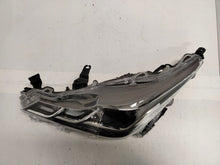 Laden Sie das Bild in den Galerie-Viewer, Frontscheinwerfer Toyota Corolla 81150-02T31-00 Links Scheinwerfer Headlight SCH7135906345jh