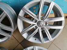 Laden Sie das Bild in den Galerie-Viewer, 4x Alufelge 16 Zoll 6.5" 5x112 46ET Glanz Silber 5G0601025 VW Golf VII I FEL6427915095gp