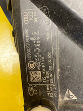 Laden Sie das Bild in den Galerie-Viewer, Frontscheinwerfer Audi Q3 83A941036 LED Rechts Scheinwerfer Headlight