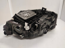 Laden Sie das Bild in den Galerie-Viewer, Frontscheinwerfer Mercedes-Benz W247 A2479064104 A2479064204 Ein Satz Headlight SCH4145323263qk