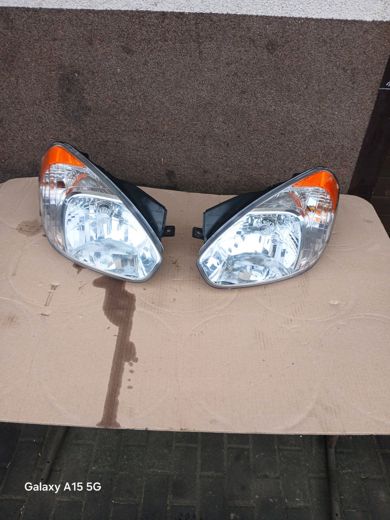 Frontscheinwerfer Hyundai Accent III Mc 05-10KOD 85122000 Ein Satz Headlight SCH8065243683mw