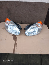 Laden Sie das Bild in den Galerie-Viewer, Frontscheinwerfer Hyundai Accent III Mc 05-10KOD 85122000 Ein Satz Headlight SCH8065243683mw