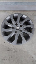 Laden Sie das Bild in den Galerie-Viewer, 1x Alufelge 16 Zoll 6.5&quot; 5x112 46ET Glanz Silber 5F0601025 Seat Leon Rim Wheel