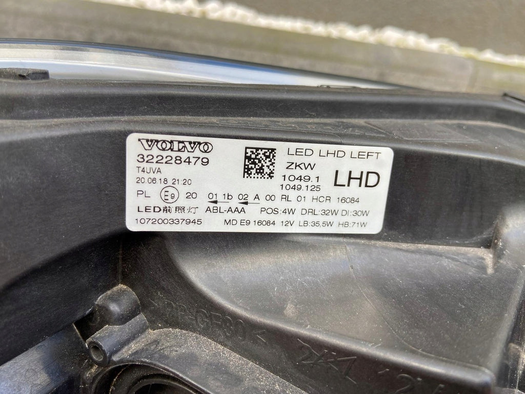 Frontscheinwerfer Volvo V40 32228479 32228478 Ein Stück (Rechts oder Links) SCH5666316854xy