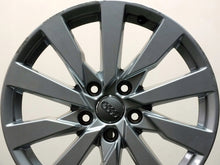 Laden Sie das Bild in den Galerie-Viewer, 1x Alufelge 17 Zoll 7.5&quot; 5x112 43ET Glanz Silber 8V0601025 Audi Rim Wheel