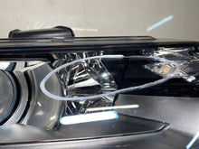Laden Sie das Bild in den Galerie-Viewer, Frontscheinwerfer Mitsubishi Outlander 8301C854 LED Rechts Headlight