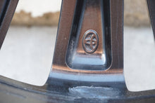 Laden Sie das Bild in den Galerie-Viewer, 1x Alufelge 17 Zoll 7.5&quot; 5x114.3 40ET 8908-3 Toyota X Rim Wheel