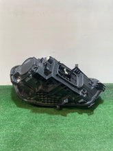 Laden Sie das Bild in den Galerie-Viewer, Frontscheinwerfer Mercedes-Benz Cla A1189062500 Links Scheinwerfer Headlight SCH8041258110lq