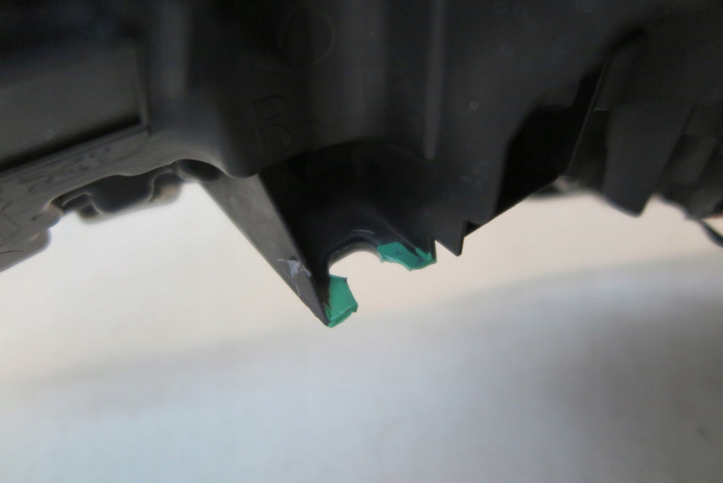 Frontscheinwerfer Toyota Corolla Hatchback 81110-02S60 LED Rechts oder Links