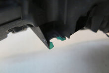 Laden Sie das Bild in den Galerie-Viewer, Frontscheinwerfer Toyota Corolla Hatchback 81110-02S60 LED Rechts oder Links