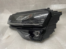 Laden Sie das Bild in den Galerie-Viewer, Frontscheinwerfer Skoda Karoq Kamiq 57B941015B LED Links Scheinwerfer Headlight SCH7360998321rb