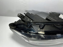Laden Sie das Bild in den Galerie-Viewer, Frontscheinwerfer VW Touran 5TB941035B LED Ein Satz Scheinwerfer Headlight SCH7940831760li