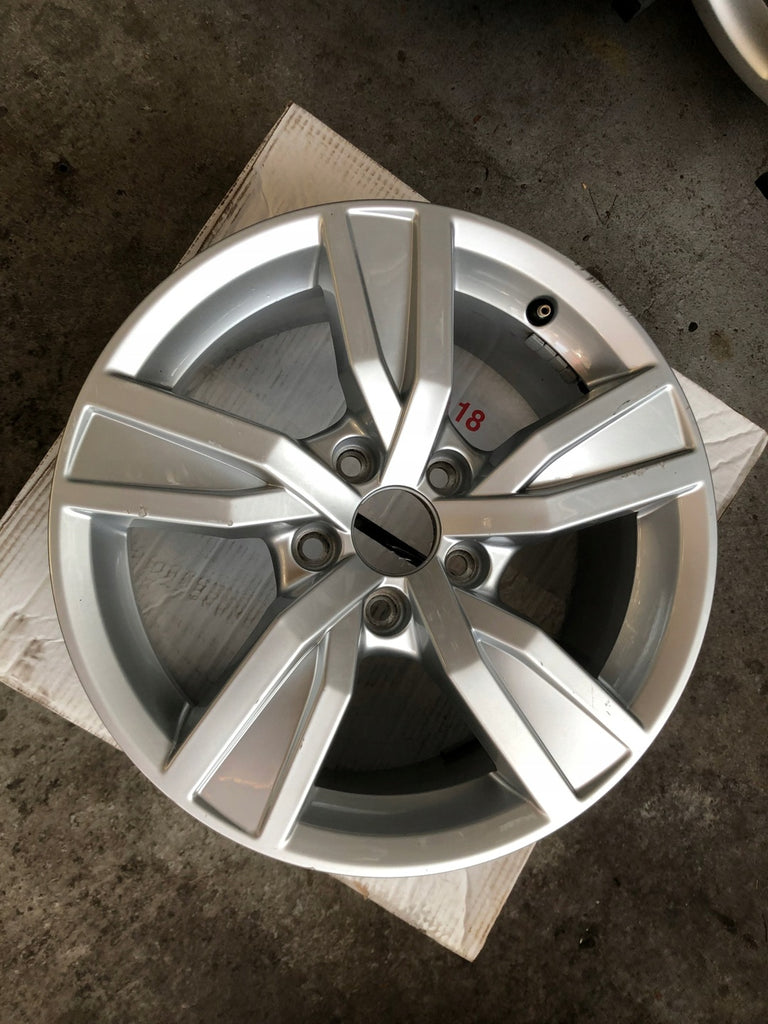 1x Alufelge 16 Zoll 7.0" 5x112 35ET Glanz Silber 8W0601025 Audi Rim Wheel