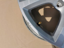 Load image into Gallery viewer, 1x Alufelge 17 Zoll 7.5" 5x112 46ET Glanz Silber 5FA601025C Seat Leon Rim Wheel FEL4623532659ib