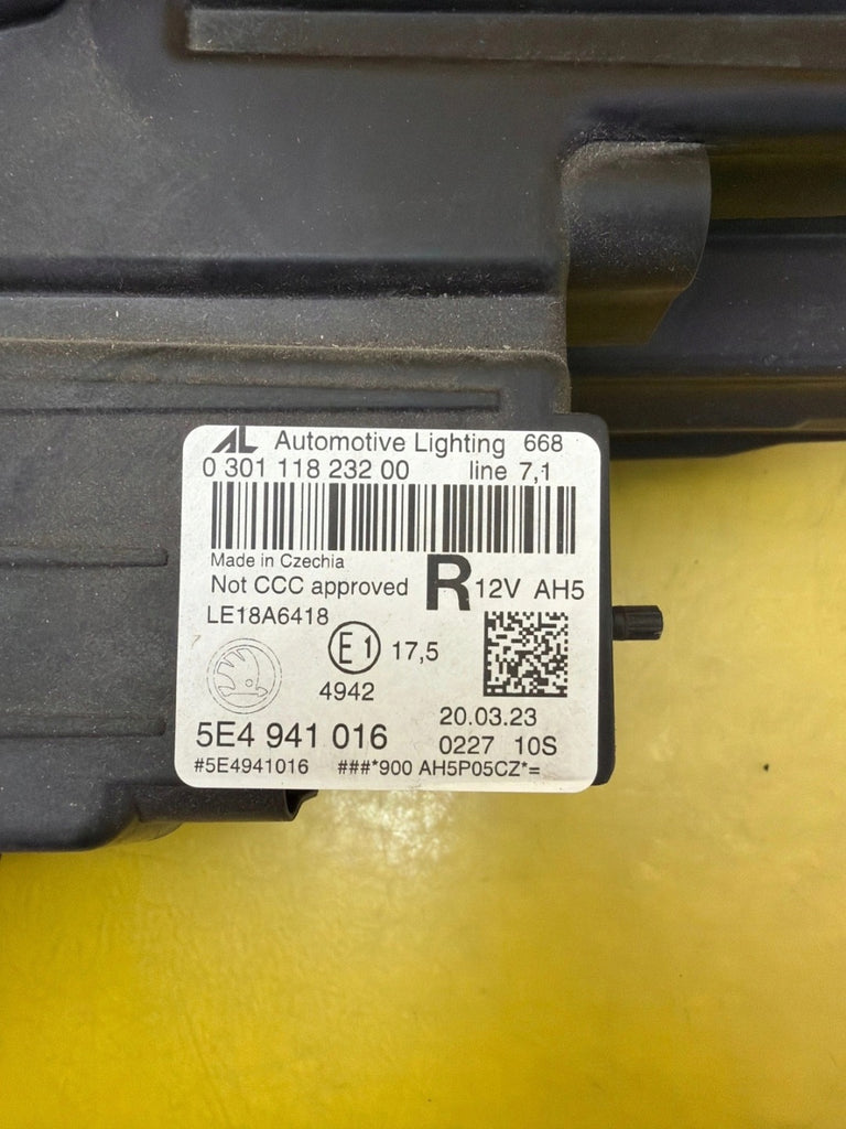 Frontscheinwerfer Skoda Octavia IV 5E4941016 LED Rechts Scheinwerfer Headlight SCH5471509774hr