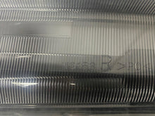 Laden Sie das Bild in den Galerie-Viewer, Frontscheinwerfer Mitsubishi Eclipse Cross I W3153 LED Rechts oder Links