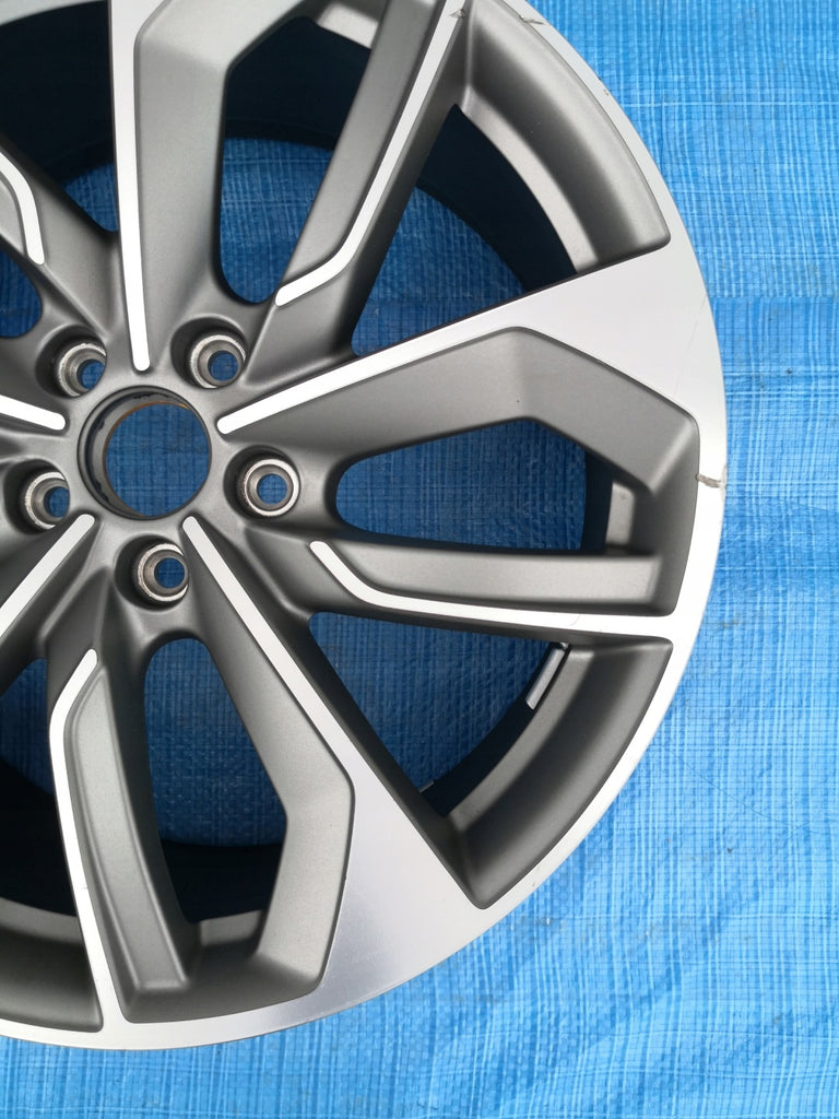 1x Alufelge 19 Zoll 8.0" 5x112 45ET 81A601025AC Audi Q2 Rim Wheel FEL7371555452uo