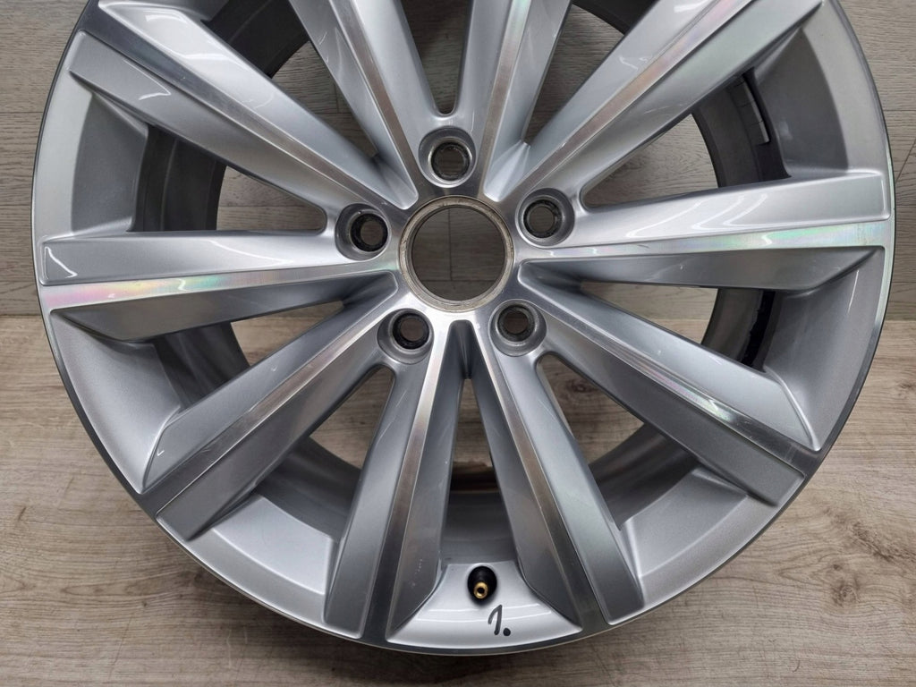 1x Alufelge 17 Zoll 7.5" 5x112 47ET Glanz Silber 3AA601025F VW Passat B7 FEL3101173651xl