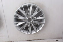 Load image into Gallery viewer, 1x Alufelge 16 Zoll 6.5&quot; 5x112 46ET Glanz Silber 5GM601025D Vw Rim Wheel