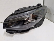 Laden Sie das Bild in den Galerie-Viewer, Frontscheinwerfer Mercedes-Benz Cla A1749064102 Links Scheinwerfer Headlight SCH7786117438tu