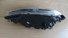 Laden Sie das Bild in den Galerie-Viewer, Frontscheinwerfer Opel Corsa D 13446801 Links Scheinwerfer Headlight