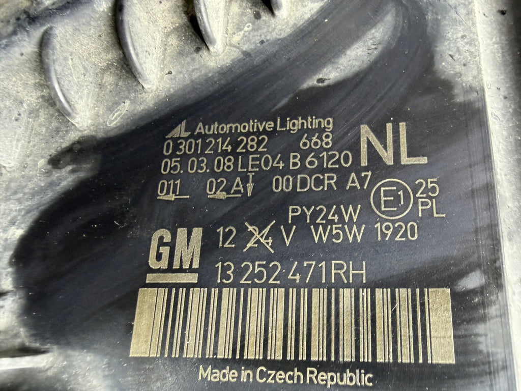 Frontscheinwerfer Opel Zafira B 13252471RH Xenon Rechts Scheinwerfer Headlight SCH9241791554gd